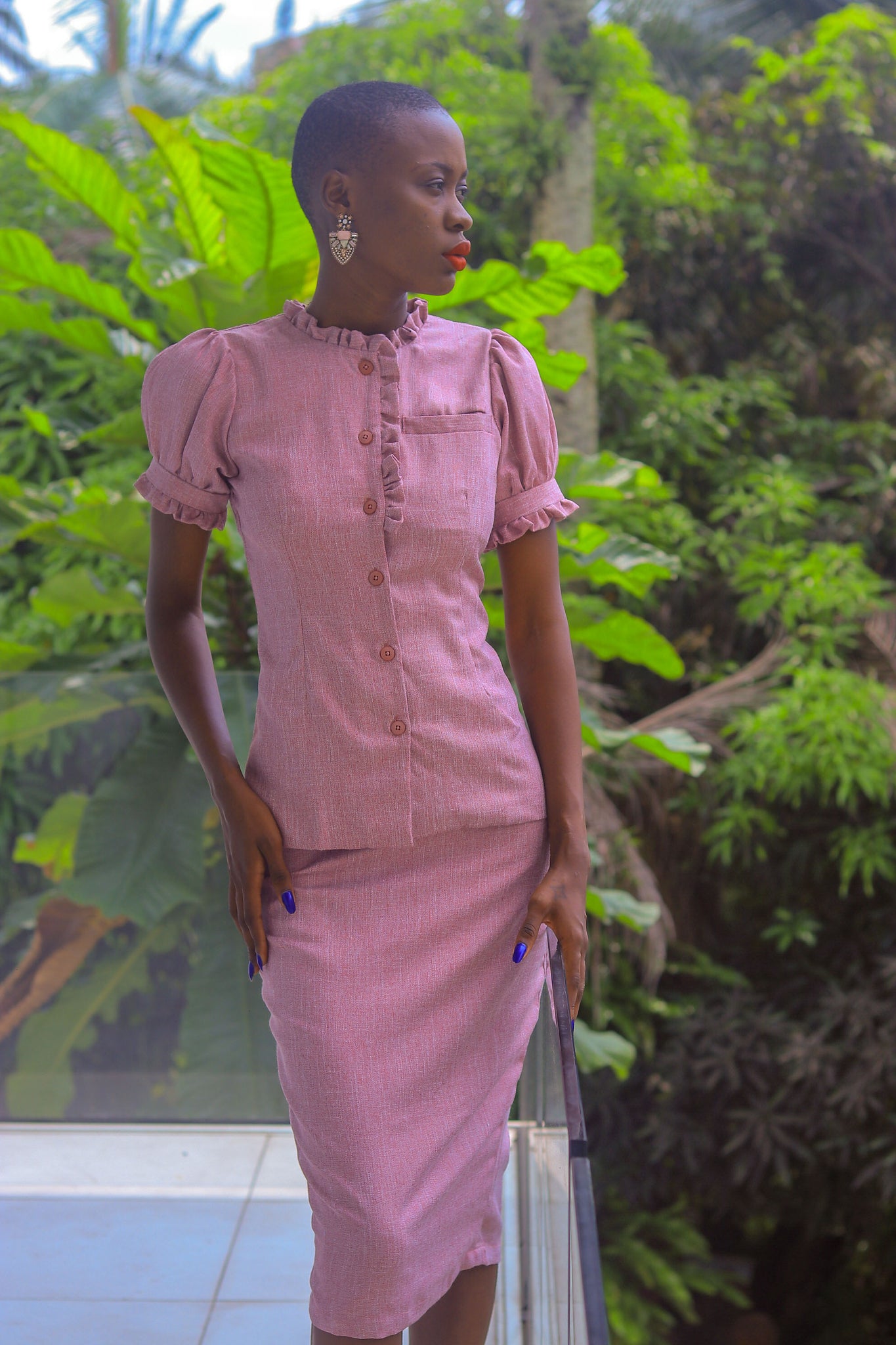 TAILLEUR A MANCHES COURTES
